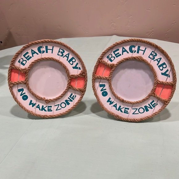 A Pair of Beach Picture Frames - Picture 1 of 2